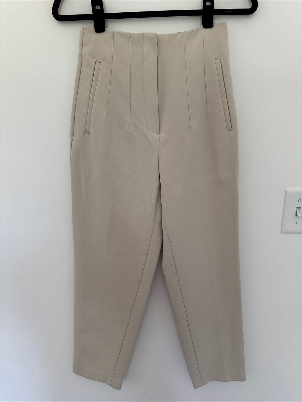 Zara Women's High-Waist Tailored Pants in Light Beige - Size S
